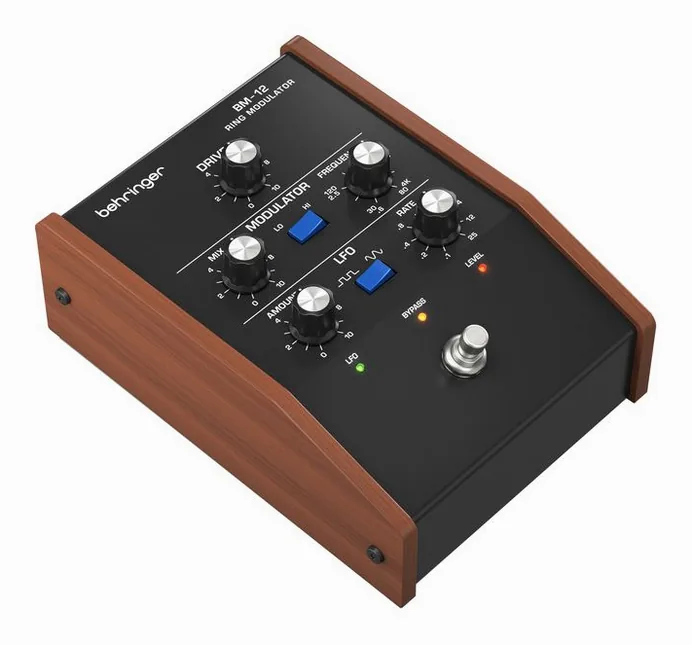Behringer BM-12 Ring Modulator, vue 3